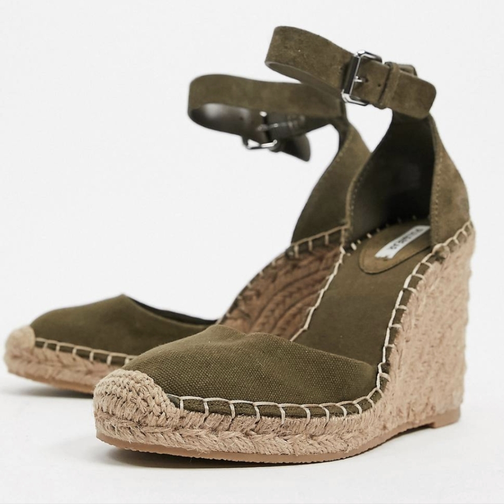 Espadrille wedge shoes